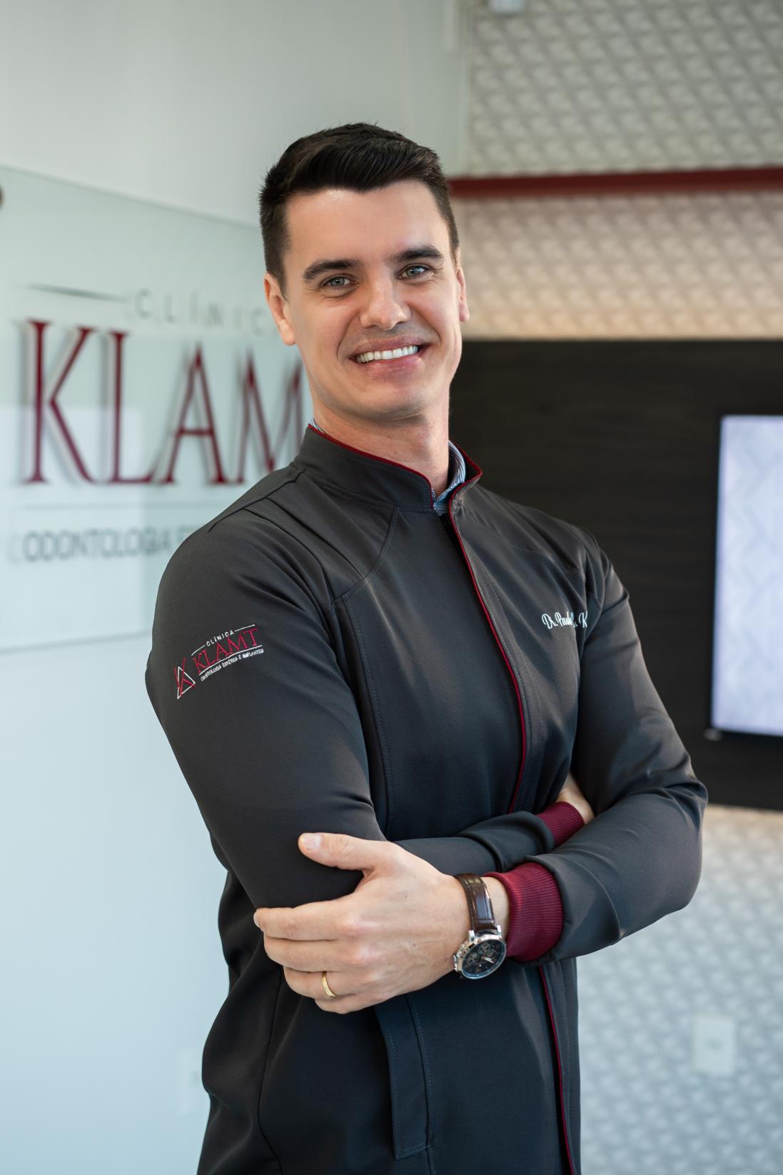 Dr. Paulo Ricardo Klamt - Especialista em Implantodontia, Ortodontia e Ortopedia Facial.