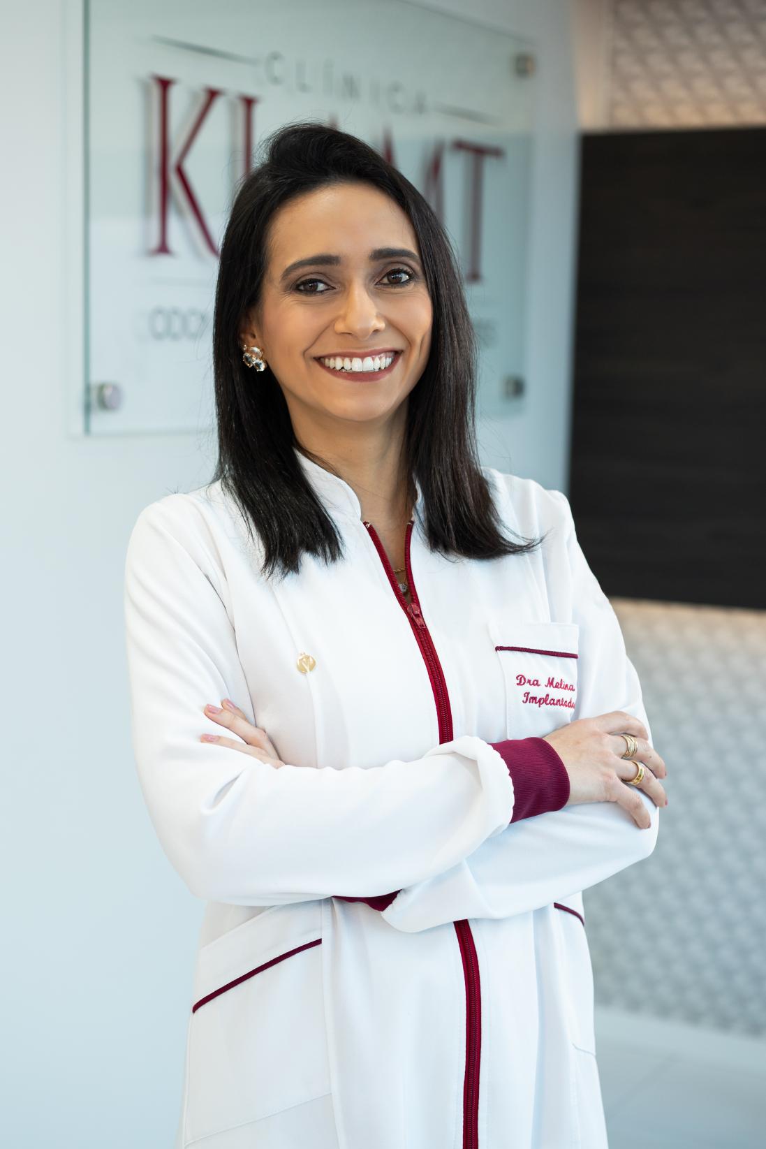 Dra. Melina Cesar – Especialista em Implantodontia